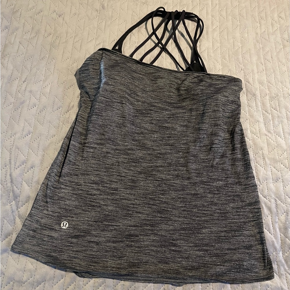 Lululemon top women’s size 4 black/gray‎ pre-owned condition